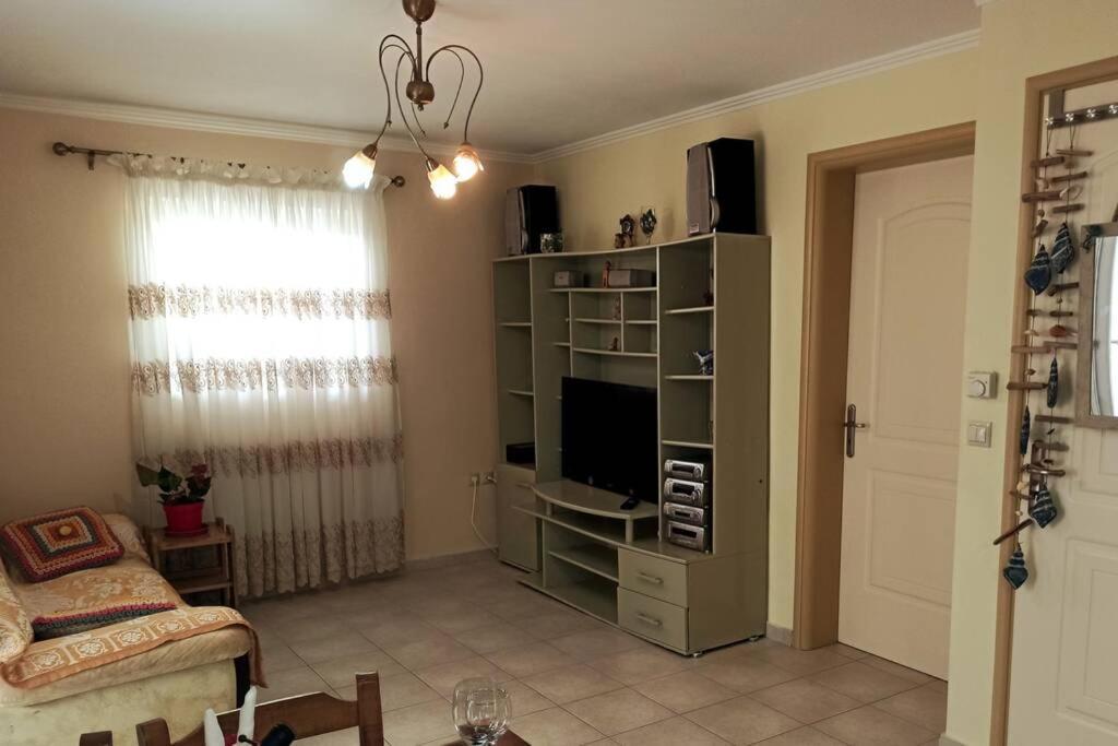 Jilda S Apartment With Private Garden! Nafplio Eksteriør billede